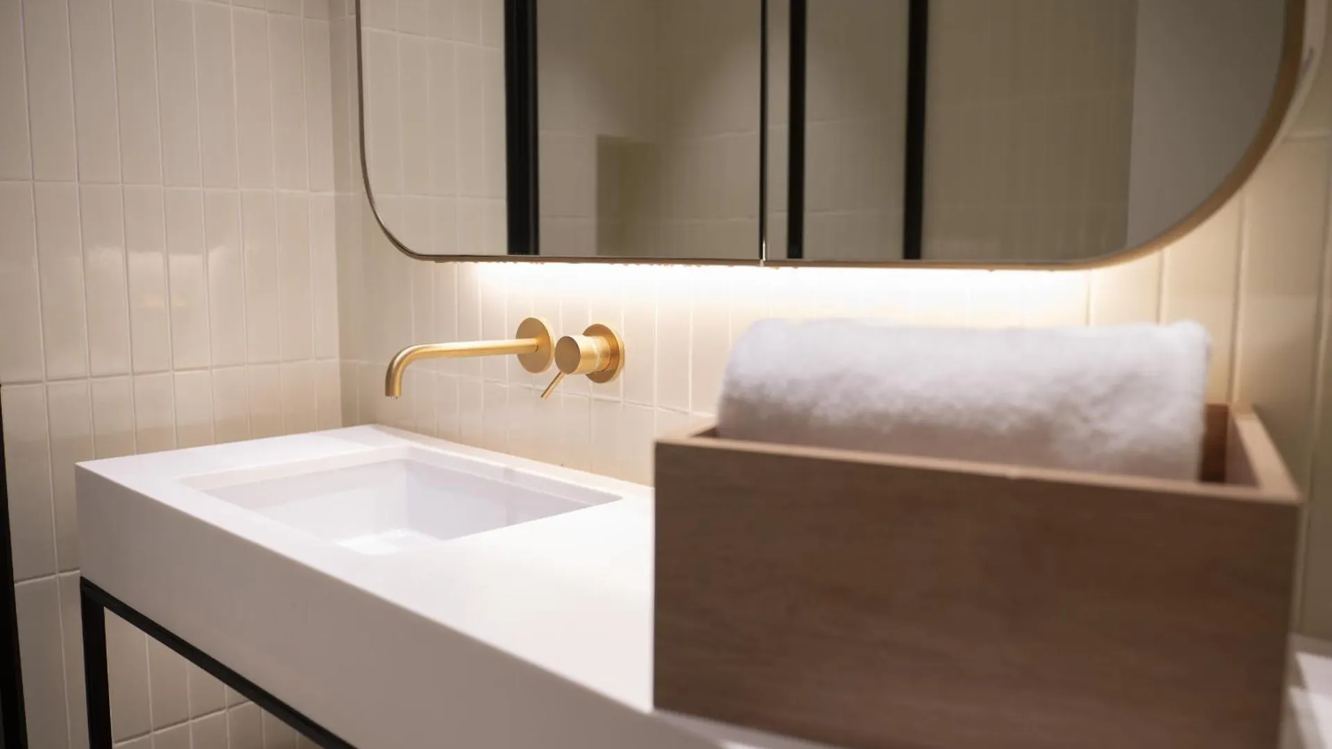 Snug Studio At Upside Living - Business Travel Ready 2209 Dubai Apartment